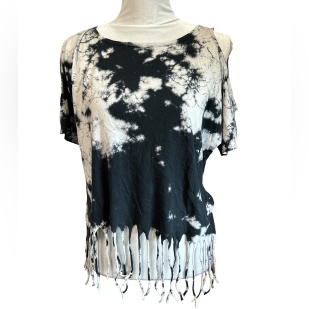 American Age XS Cold Shoulder Tie Dye Fringed T-Shirt‎